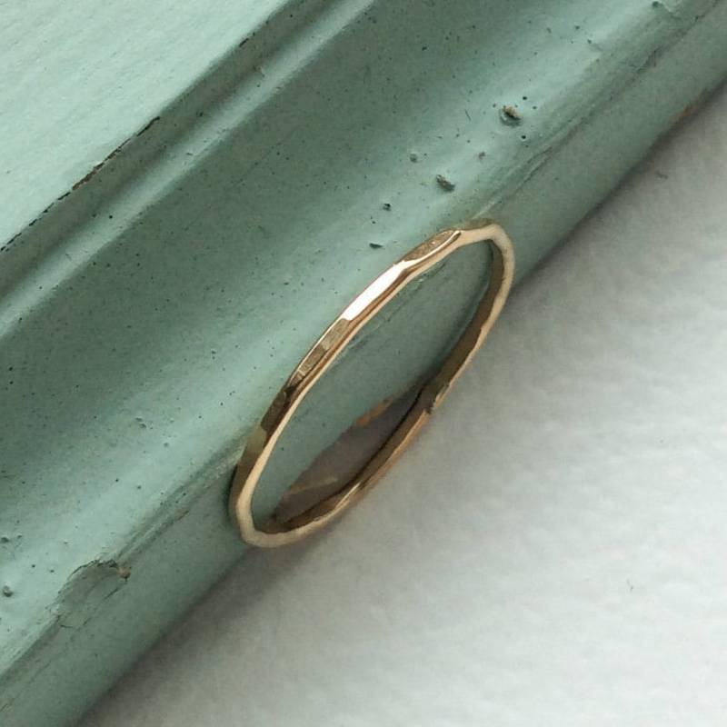 Massiver Gold 1 Mm Dünner Ring, Echtgold Zierlicher Minimalistisch, Handgemachter Schmuck, Geschenk Massiver Gold 1 Mm Dünner Ring, Echtgold Zierlicher Minimalistisch, Handgemachter Schmuck, Geschenk von crystalstonelondon
