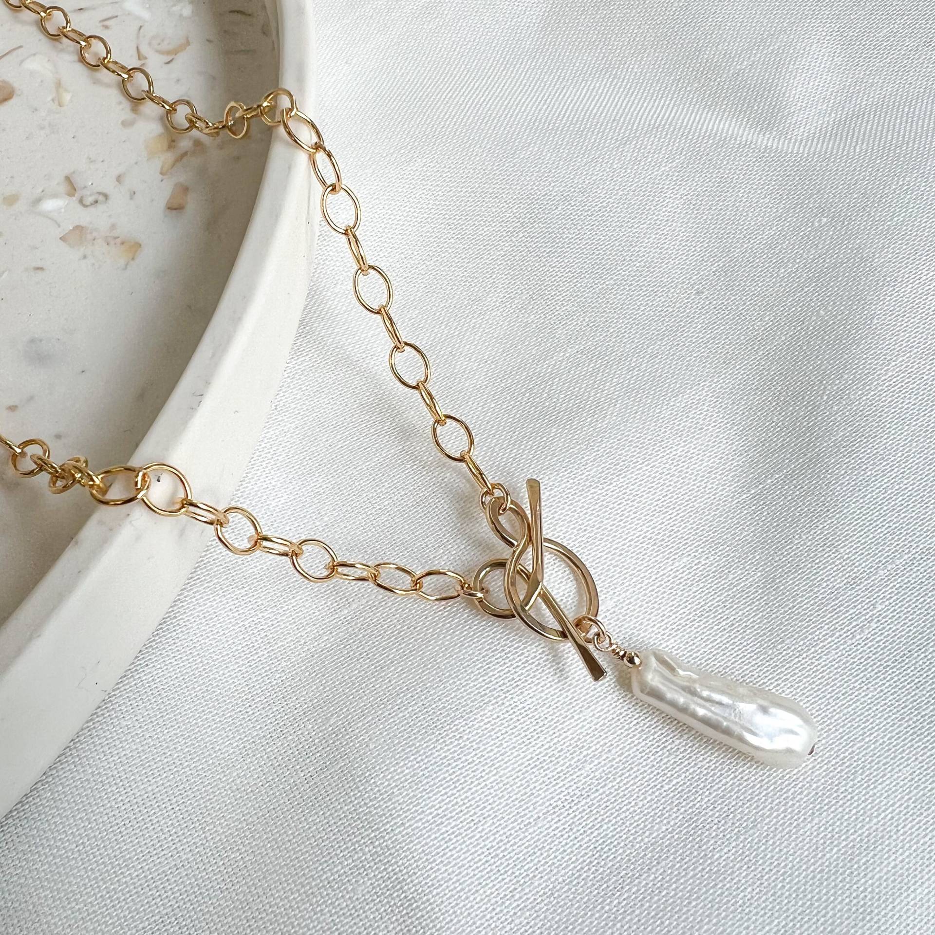 Perle Knebelkette, Goldkette, Silberkette, Zierlich, Kristall Und Stein, Handgemacht Minimalistisch, Handgemachter Schmuck, Geschenk Perle Knebelkette, Goldkette, Silberkette, Zierlich, Kristall Und Stein, Handgemacht Minimalistisch, Handgemachter Schmuck, Geschenk von crystalstonelondon