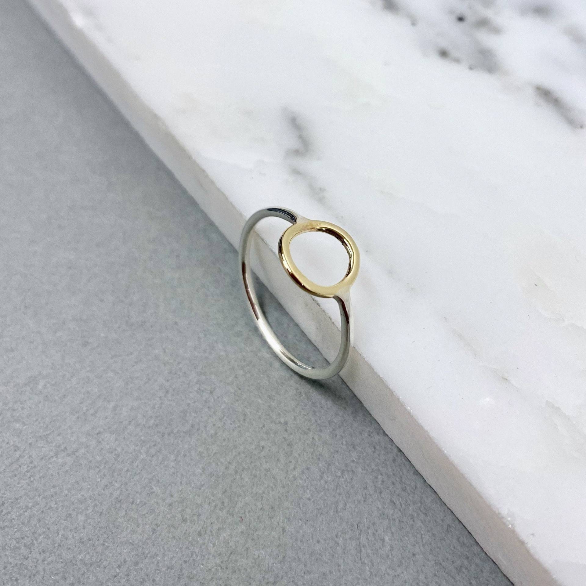Stapelring Aus Massivem Gold Und Silberring, Dünner Stapelring, Zarter Schmuck, Zierlicher Ring, Geschenk Stapelring Aus Massivem Gold Und Silberring, Dünner Stapelring, Zarter Schmuck, Zierlicher Ring, Geschenk von crystalstonelondon