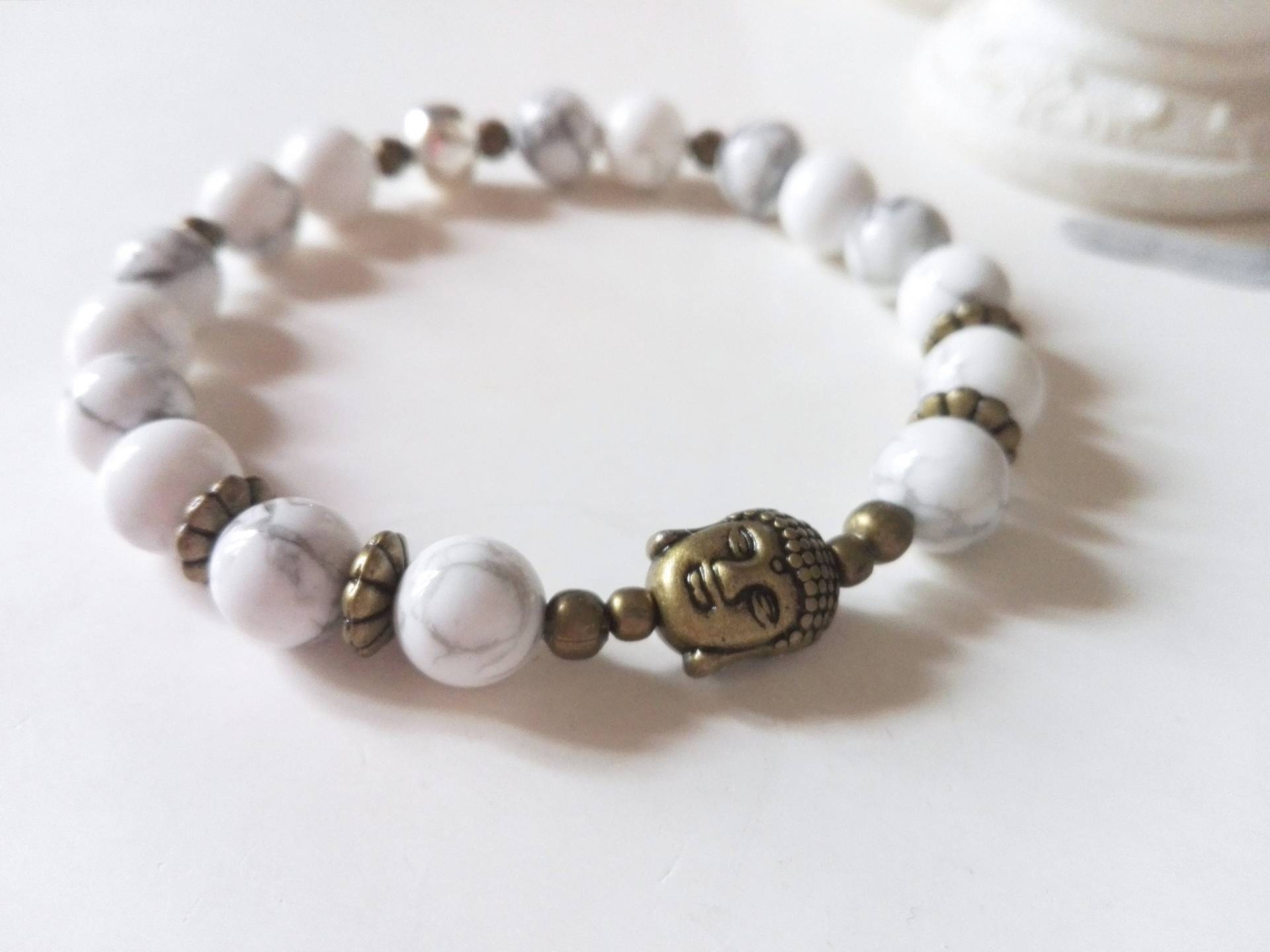 Bronze Buddha Armband Yoga Magnesit Howlith Weiss Grau Esoterik Spirituelles Geschenk 032 Bronze Buddha Armband Yoga Magnesit Howlith Weiss Grau Esoterik Spirituelles Geschenk 032 von cupnessoArt