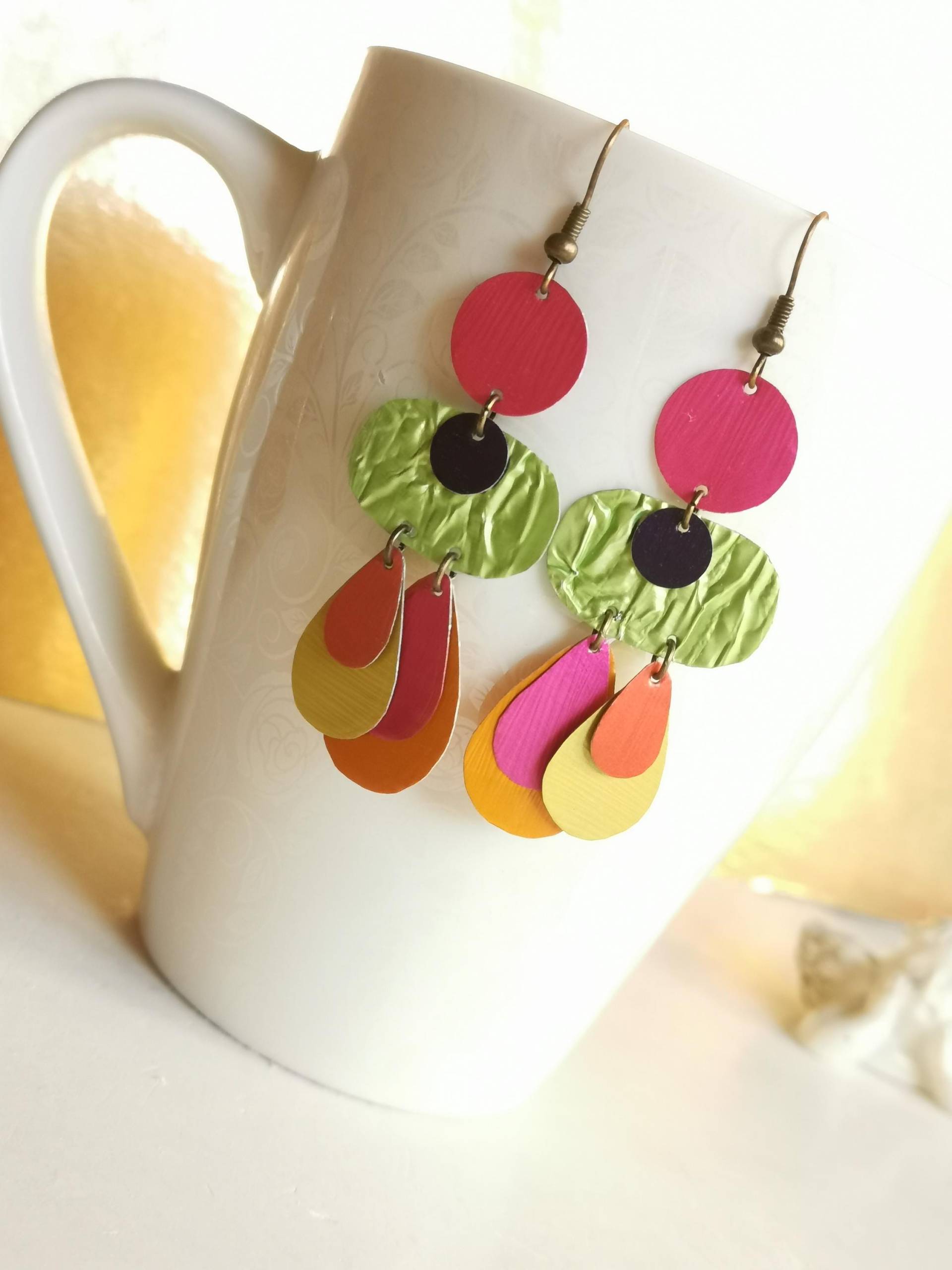 Bunte Tropfen Ohrringe Upcycling Nespresso Orange Pink Grün, Kronleuchter Statement Schmuck Nachhaltig 94 Bunte Tropfen Ohrringe Upcycling Nespresso Orange Pink Grün, Kronleuchter Statement Schmuck Nachhaltig 94 von cupnessoArt
