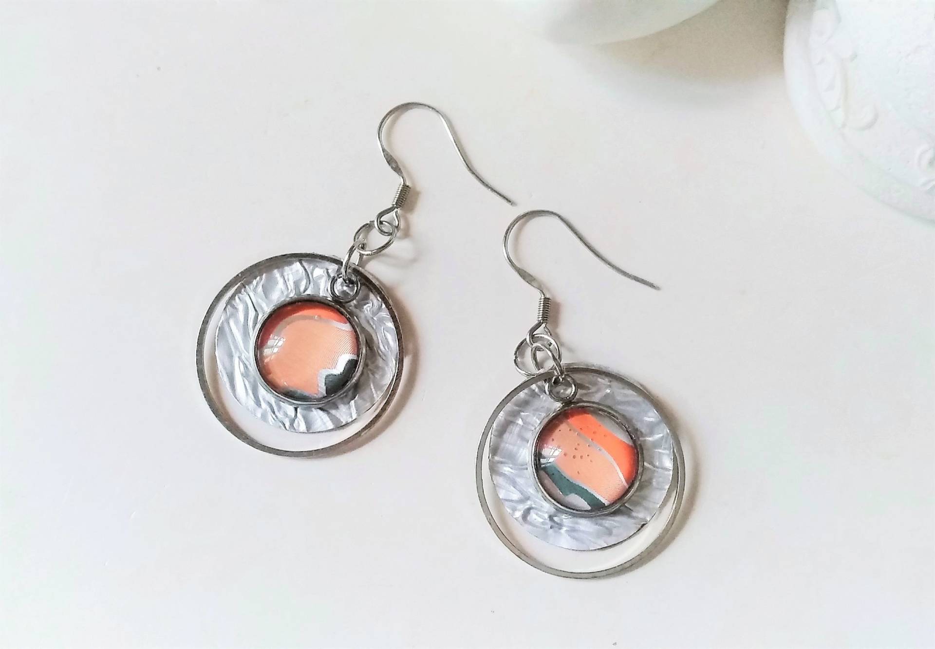 Edelstahl Ohrhänger Kreis Mit Recycling Cabochon Lachs Koralle Ohrringe Scheiben Nespresso Kaffeekapsel Nachhaltig, 072 Edelstahl Ohrhänger Kreis Mit Recycling Cabochon Lachs Koralle Ohrringe Scheiben Nespresso Kaffeekapsel Nachhaltig, 072 von cupnessoArt
