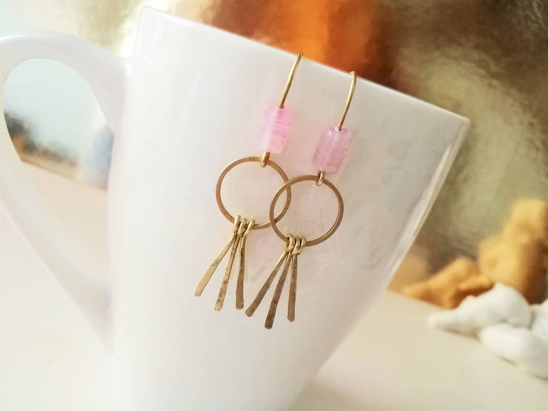 Kleine Messing Fransen Ohrringe, Schlichter Schmuck, Rose Glasperlen Ohrringe Mit Kreis 299 Kleine Messing Fransen Ohrringe, Schlichter Schmuck, Rose Glasperlen Ohrringe Mit Kreis 299 von cupnessoArt