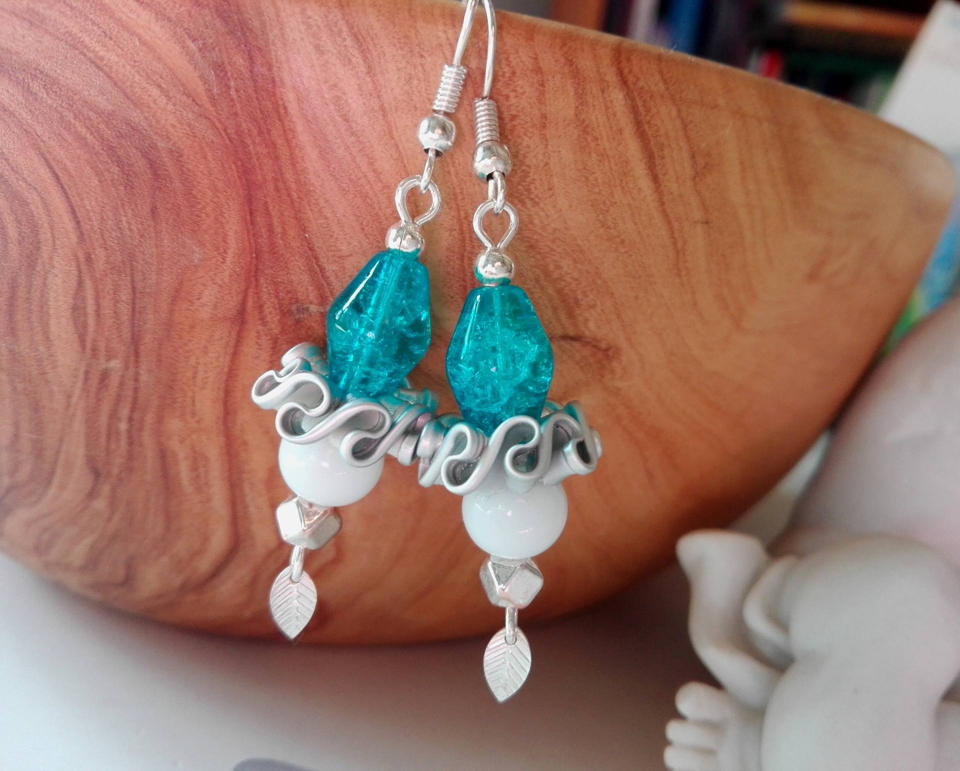 Rauten Ohrringe Glasperlen Pyramide Türkis Rot Weiss, Upcycling Wellen Aus Nespresso Kaffeekapsel Schmuck Nachhaltig 041 Rauten Ohrringe Glasperlen Pyramide Türkis Rot Weiss, Upcycling Wellen Aus Nespresso Kaffeekapsel Schmuck Nachhaltig 041 von cupnessoArt