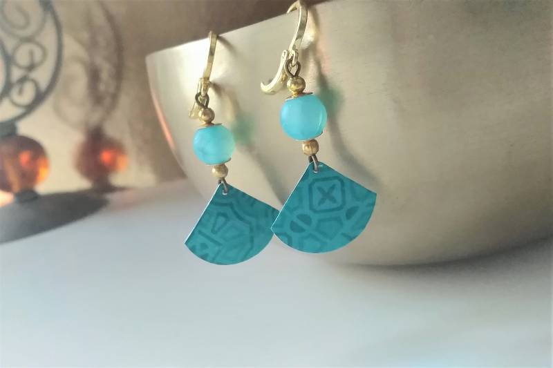 Türkis Fächer Ohrringe Upcycling Mit Kleinen Gold Kreolen, Achat Ohrringe, Recycling Emaille Dreieck 313 von cupnessoArt