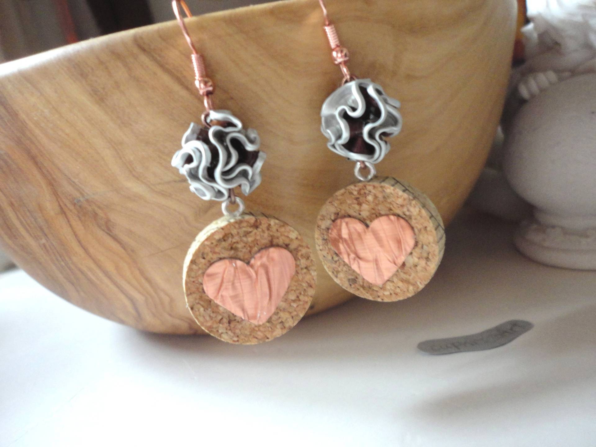 Kork Weinkorken Ohrringe Mit Herz, Recycling Herz Upcycling Nespresso Schmuck Aus Kaffeekapseln Originelles Geschenk Nachhaltig 186 Kork Weinkorken Ohrringe Mit Herz, Recycling Herz Upcycling Nespresso Schmuck Aus Kaffeekapseln Originelles Geschenk Nachhaltig 186 von cupnessoArt