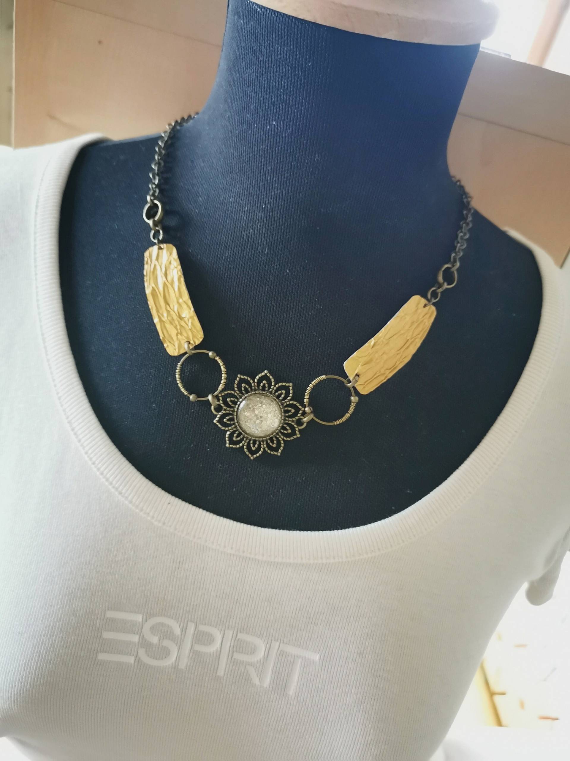 Recycling Halskette Gold Bronze Mit Sonne, Sonnen Kette Vintage Aus Kaffeekapseln Nespresso Nachhaltig 022 Recycling Halskette Gold Bronze Mit Sonne, Sonnen Kette Vintage Aus Kaffeekapseln Nespresso Nachhaltig 022 von cupnessoArt