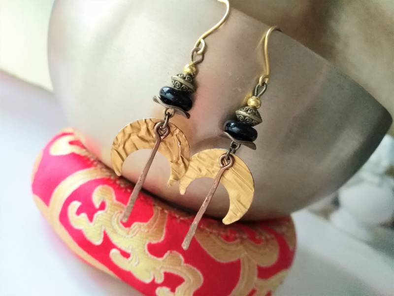 Mond Ohrringe Mit Stab, Boho Pendel Aus Kaffeekapsel, Schwarz Gold Recycling Schmuck Nachhaltiges Geschenk 139 Mond Ohrringe Mit Stab, Boho Pendel Aus Kaffeekapsel, Schwarz Gold Recycling Schmuck Nachhaltiges Geschenk 139 von cupnessoArt