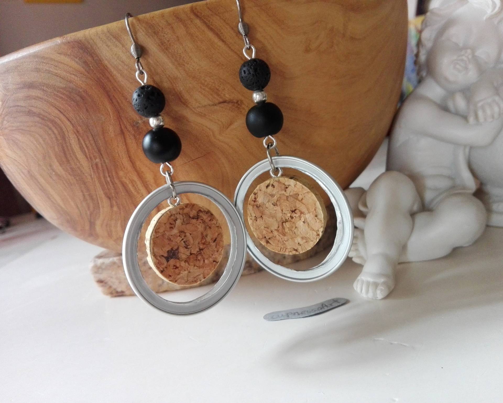 Weinkorken Korken Ohrringe Mit Edelstein Onyx Lava Edelstahl, Upcycling Nespresso Kaffeekapsel Kreolen Schmuck 223 Weinkorken Korken Ohrringe Mit Edelstein Onyx Lava Edelstahl, Upcycling Nespresso Kaffeekapsel Kreolen Schmuck 223 von cupnessoArt