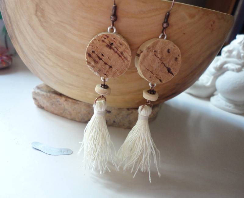 Recycling Korken Ohrringe, Weinkorken Ohrringe Mit Quasten, Boho Festival Quasten Creme, Schmuck 113 Recycling Korken Ohrringe, Weinkorken Ohrringe Mit Quasten, Boho Festival Quasten Creme, Schmuck 113 von cupnessoArt