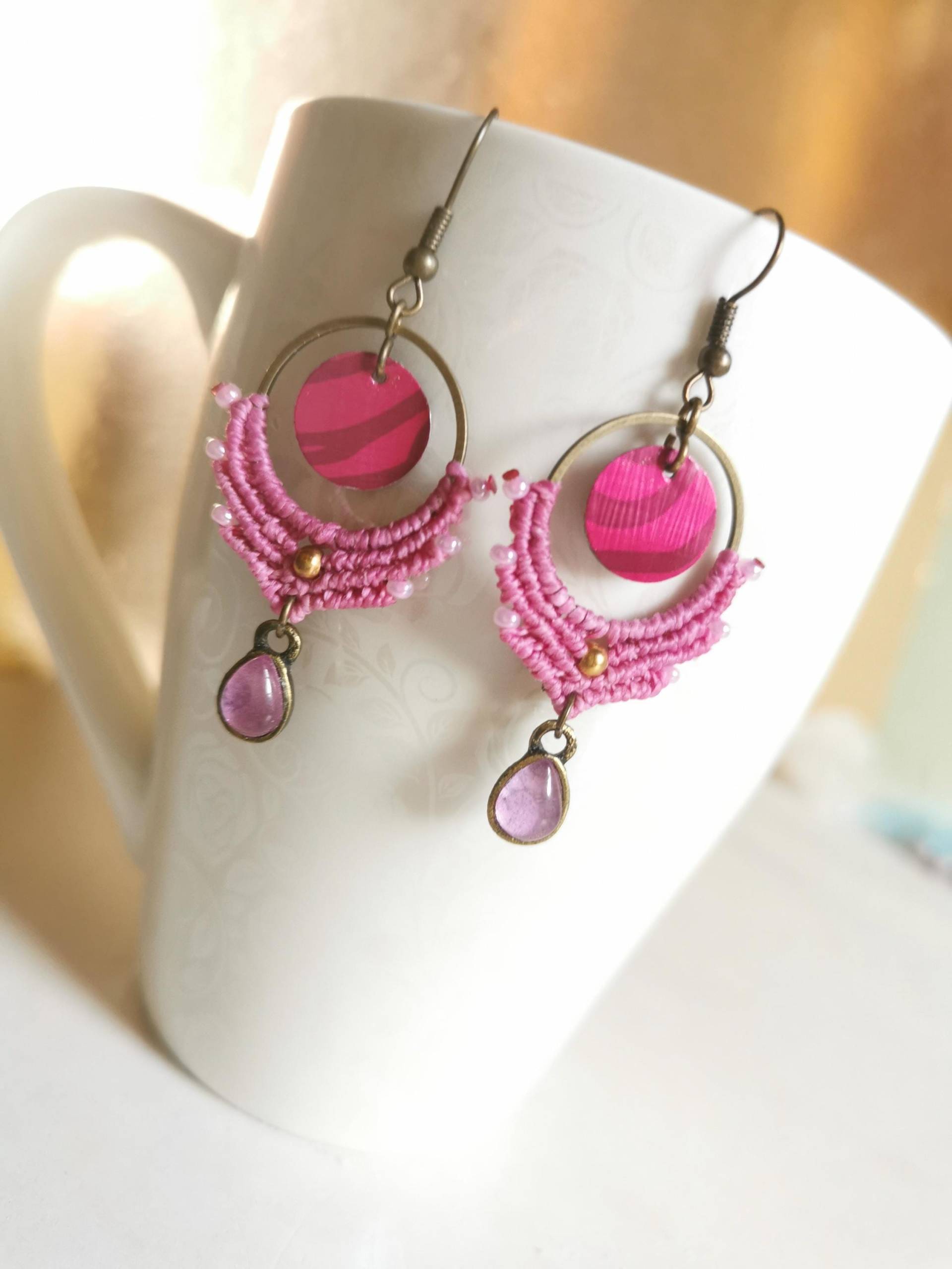 Rosa Makramee Ohrringe Tropfen Kreis Pink Recycling Plättchen Upcycling Kaffeekapsel Nespresso 326 Rosa Makramee Ohrringe Tropfen Kreis Pink Recycling Plättchen Upcycling Kaffeekapsel Nespresso 326 von cupnessoArt