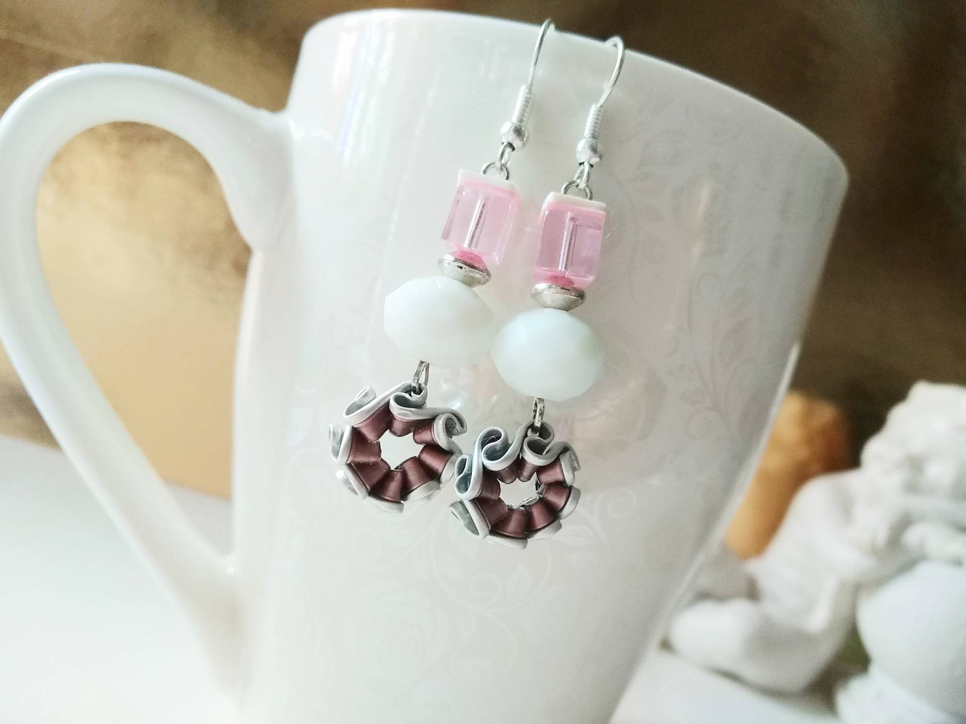 Rose Upcycling Ornament Ohrringe Mit Glasperlen, Rosa Kreis Aus Kaffeekapseln Recycling Nespresso Nachhaltig 201 Rose Upcycling Ornament Ohrringe Mit Glasperlen, Rosa Kreis Aus Kaffeekapseln Recycling Nespresso Nachhaltig 201 von cupnessoArt