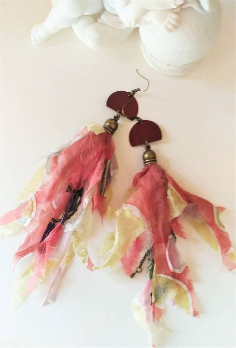 Fransen Ohrringe Aus Seide, Stoff Festival Hippie, Seiden Ohrringe, Statement Upcycling Schmuck Nachhaltig 131 von cupnessoArt