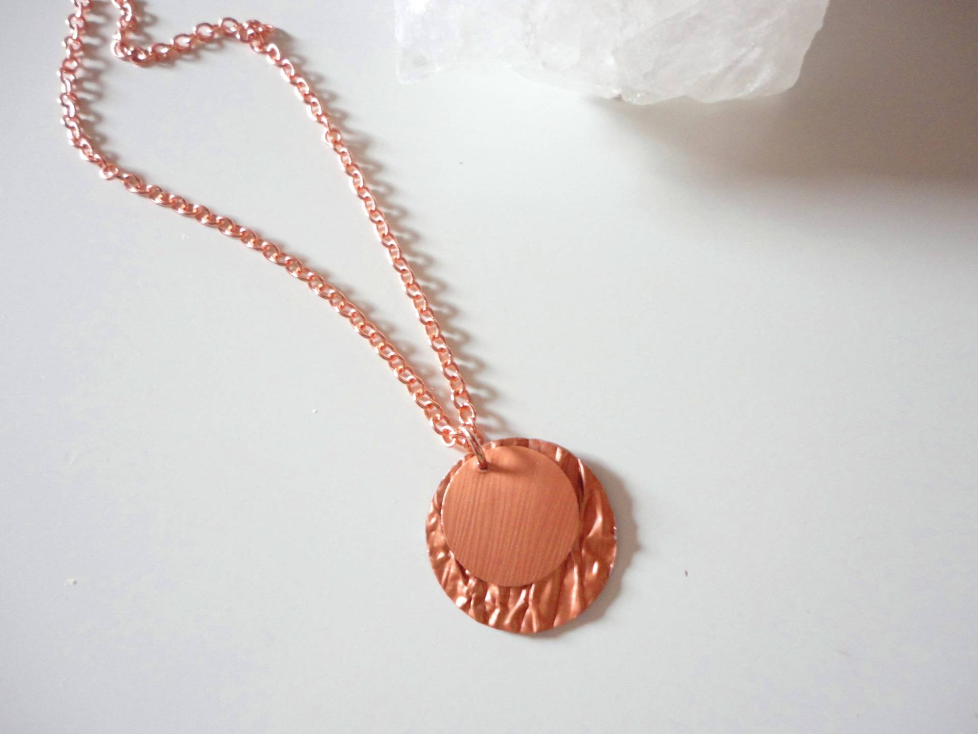 Upcycling Halskette Mit Kreis Plättchen Gehämmert Rosegold, Nespresso Kaffeekapsel Schmuck Originelles Geschenk 025 von cupnessoArt