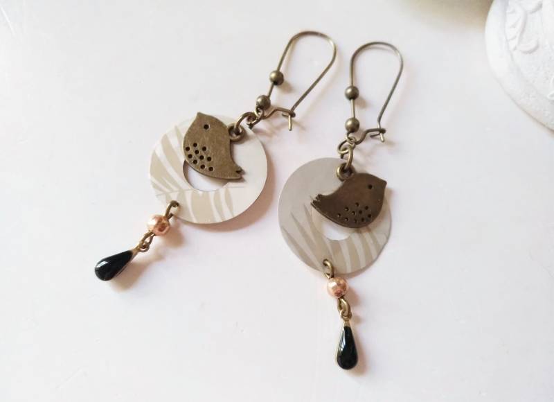 Vogel Ohrringe Mit Emaille, Tropfen Recycling Kreis Aus Nespresso Kaffeekapsel Schmuck Nachhaltig 216 Vogel Ohrringe Mit Emaille, Tropfen Recycling Kreis Aus Nespresso Kaffeekapsel Schmuck Nachhaltig 216 von cupnessoArt