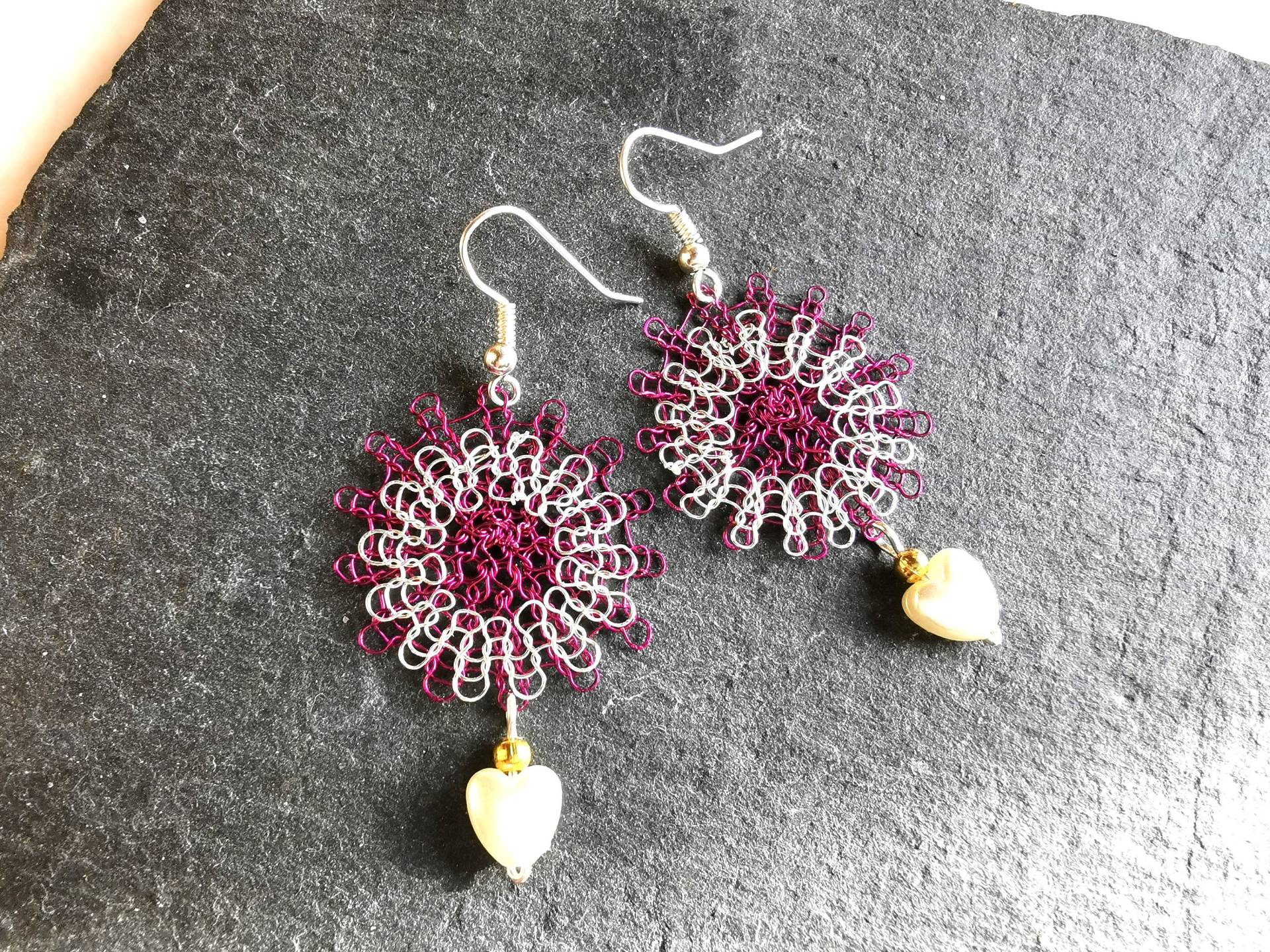 Gehäkelte Draht Ohrringe Kreis Fuchsia Silber, Farbiger Gestrickter Drahtschmuck Ohrringe, Gestrickte Blumen Aus 295 Gehäkelte Draht Ohrringe Kreis Fuchsia Silber, Farbiger Gestrickter Drahtschmuck Ohrringe, Gestrickte Blumen Aus 295 von cupnessoArt