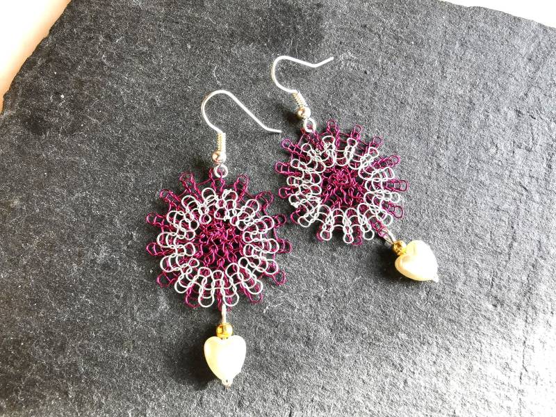 Gehäkelte Draht Ohrringe Kreis Fuchsia Silber, Farbiger Gestrickter Drahtschmuck Ohrringe, Gestrickte Blumen Aus 295 Gehäkelte Draht Ohrringe Kreis Fuchsia Silber, Farbiger Gestrickter Drahtschmuck Ohrringe, Gestrickte Blumen Aus 295 von cupnessoArt