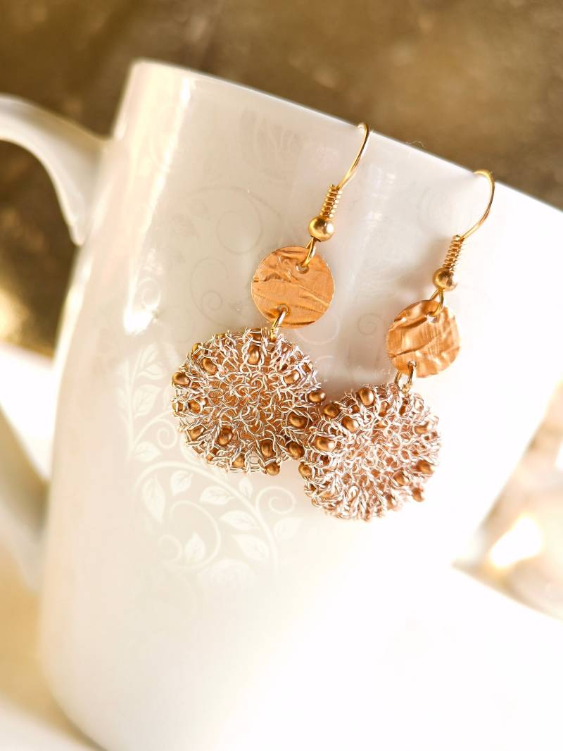 Zarte Draht Ohrringe Donut Gestrickt Rosegold, Zarter Drahtschmuck Gehäkelt, Gestrickte Kreis Aus 213 Zarte Draht Ohrringe Donut Gestrickt Rosegold, Zarter Drahtschmuck Gehäkelt, Gestrickte Kreis Aus 213 von cupnessoArt