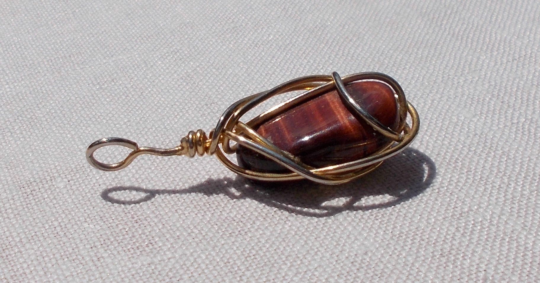 Tigers Eye Stone Anhänger 1970Er Jahre Flower Power Schmuck Tigers Eye Stone Anhänger 1970Er Jahre Flower Power Schmuck von curioscity