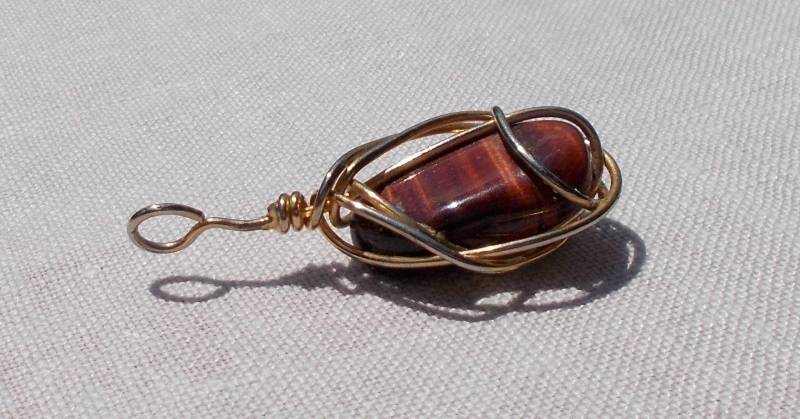 Tigers Eye Stone Anhänger 1970Er Jahre Flower Power Schmuck von curioscity