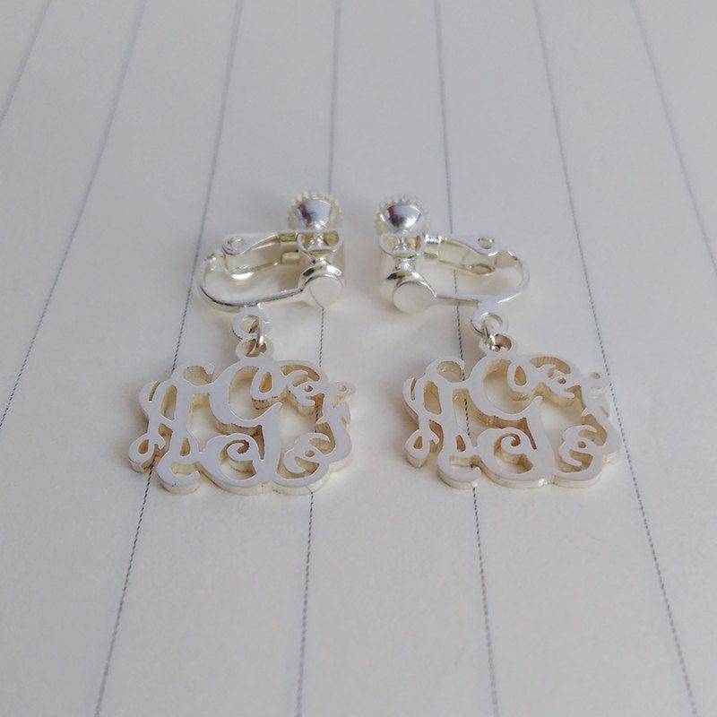 Personalisieren Sie Ohrclips, Silber Personalisierte Monogramm Ohrringe, Anfangsohrringe, Anfangsmonogramm Geschenke Mit von customforu