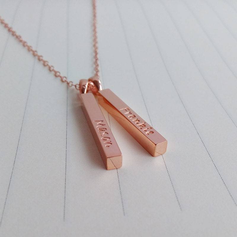 Zwei Bar Namen Halskette, Zwei Auf Einer Gravierte Vertikale Personalisierte Name Benutzerdefinierte Halskette Zwei Bar Namen Halskette, Zwei Auf Einer Gravierte Vertikale Personalisierte Name Benutzerdefinierte Halskette von customforu
