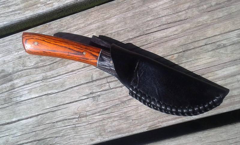 Handgemachte Leder Messerscheide Handgemachte Leder Messerscheide von customleatherforyou
