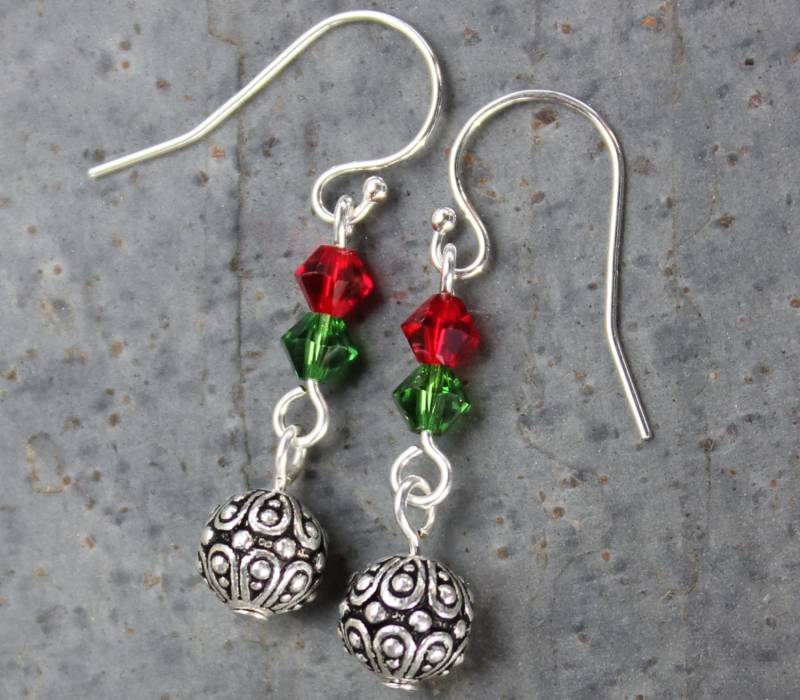 Silber Ohrringe Weihnachten Ornamente - Rote & Grüne Swarovski-Kristalle -sterling Haken, Versilberte Zinn Perlen von cuteandfun