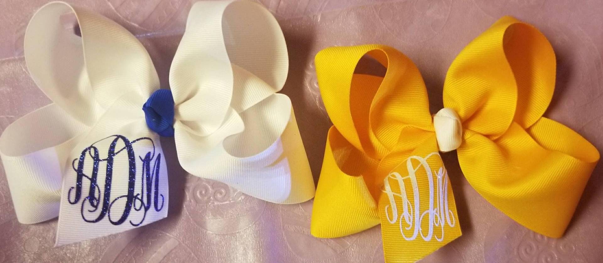 Monogrammiert Solide Bögen Monogrammiert Solide Bögen von cutietootiebows