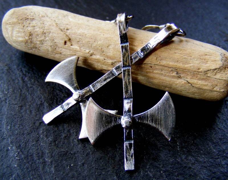 Axt Ohrringe Silber, Silber-Krieger Mini Beil Tropfenohrringe von dAgDesigns