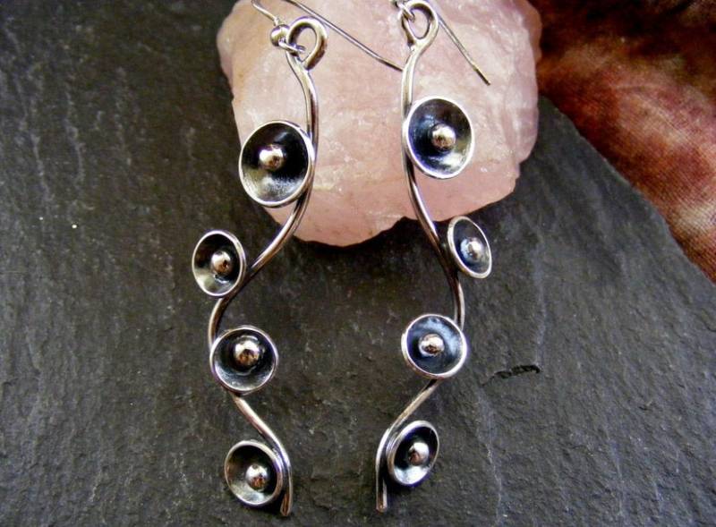Lange Silber Oxidierte Blüten Ohrringe Blumentropfen Lange Silber Oxidierte Blüten Ohrringe Blumentropfen von dAgDesigns