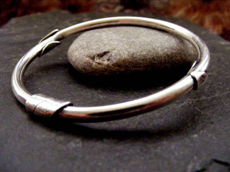 Silber Armreif Rund Mit Blättern, Einfacher Silberblatt von dAgDesigns