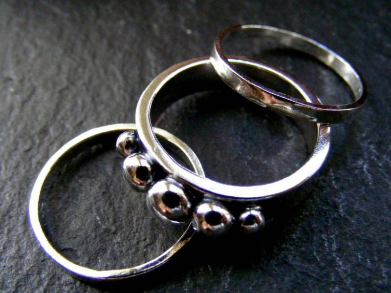 Silberne Kugeln Stapeln Ring-Set, Ringe Drei Set Silberne Kugeln Stapeln Ring-Set, Ringe Drei Set von dAgDesigns