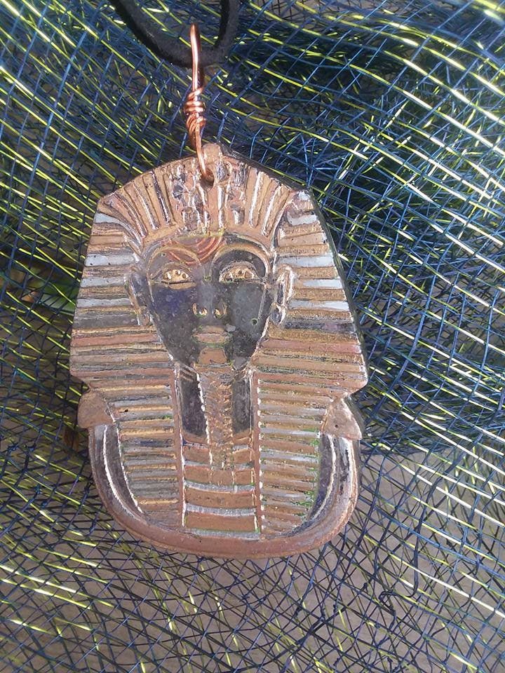 König-Tut-Orgon Anhänger//Orgon//Orgonschmuck//Kupferspirale//Lapislazuli//Blauer Apatit//Selenit//Lepidolith//Sonnenstein König-Tut-Orgon Anhänger//Orgon//Orgonschmuck//Kupferspirale//Lapislazuli//Blauer Apatit//Selenit//Lepidolith//Sonnenstein von daggerandcloak