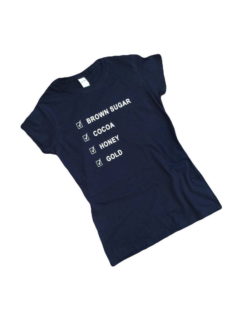 Schwarze Damen Sind Aus Hemd - Braunes Zuckershirt Kakao Shirt Checklisten Honig Gold Schwarze Damen Sind Aus Hemd - Braunes Zuckershirt Kakao Shirt Checklisten Honig Gold von dailysocietyclothing