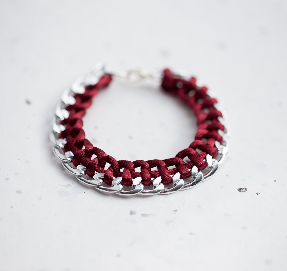 Geflochtenes Marsala Armband Weinrote Kordel, Moderner Schmuck Geflochtenes Marsala Armband Weinrote Kordel, Moderner Schmuck von daimblond