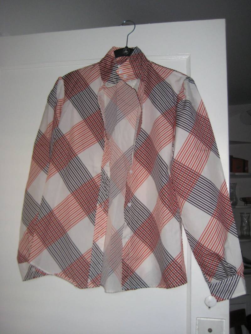 1970Er Jahre Polyester Button Top Mit Abstraktem Design von daisiesonneptune