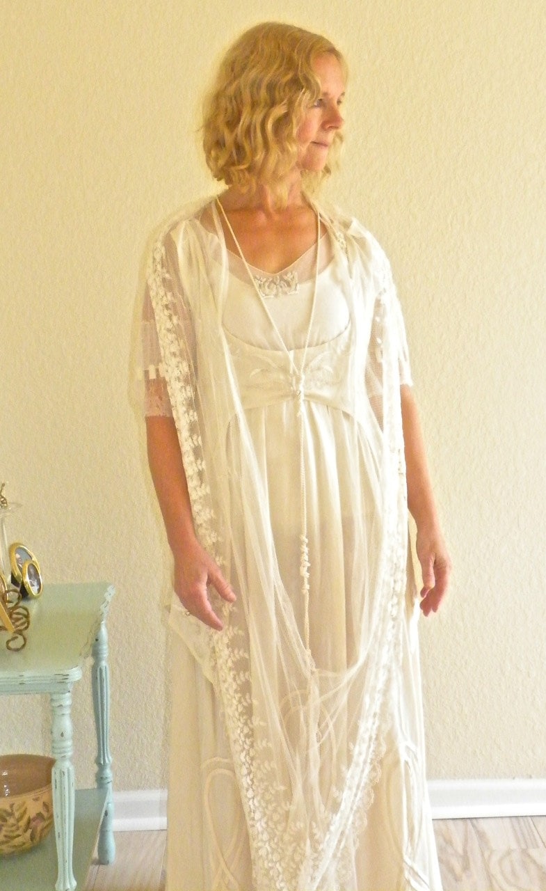 Antikes Edwardian Brautkleid, Titanic Ära 1910Er 1920Er Jahre Perlen Seide Und Boho Kleid Aus Spitze, Downton Abtei Antikes Edwardian Brautkleid, Titanic Ära 1910Er 1920Er Jahre Perlen Seide Und Boho Kleid Aus Spitze, Downton Abtei von daisyandstella