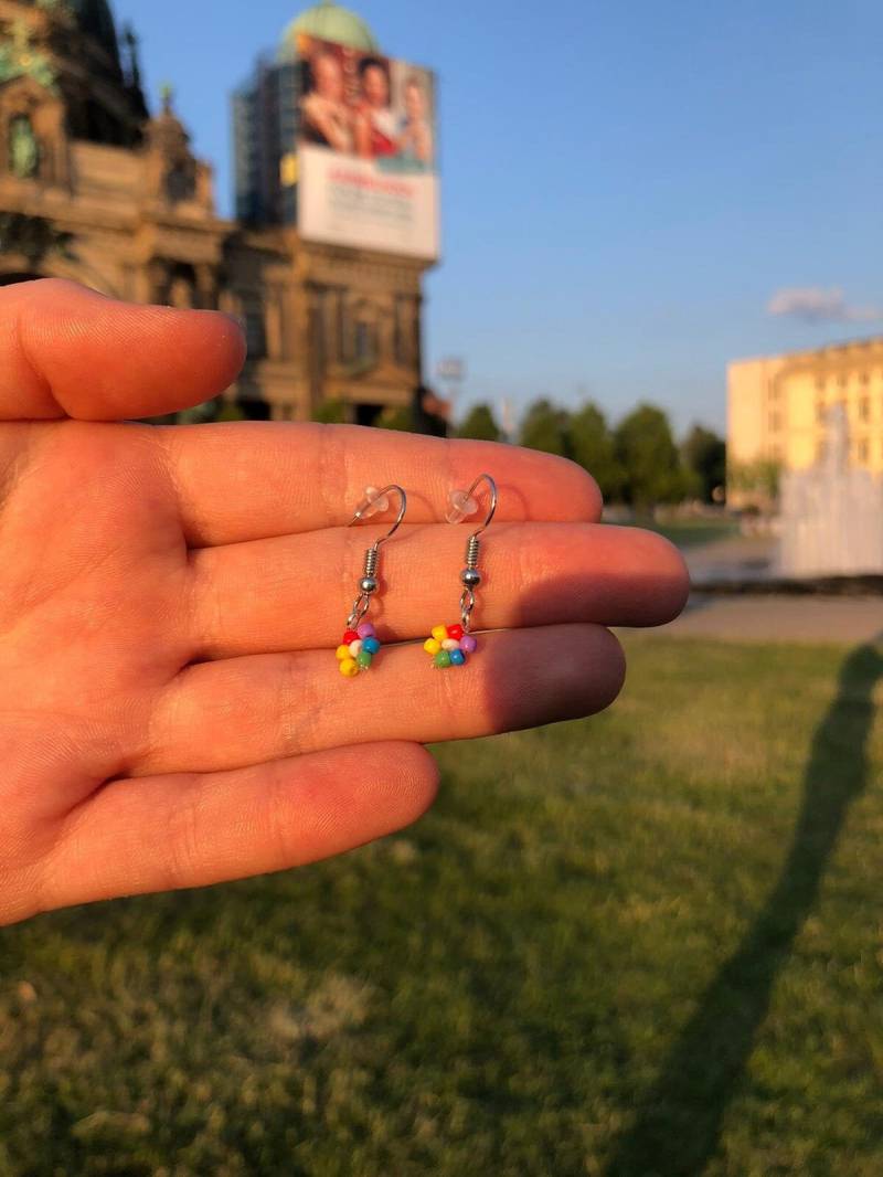 Daisy/Gänseblümchen Lgbtq+/Pride Ohrringe Bunt Daisy/Gänseblümchen Lgbtq+/Pride Ohrringe Bunt von daisyglamour