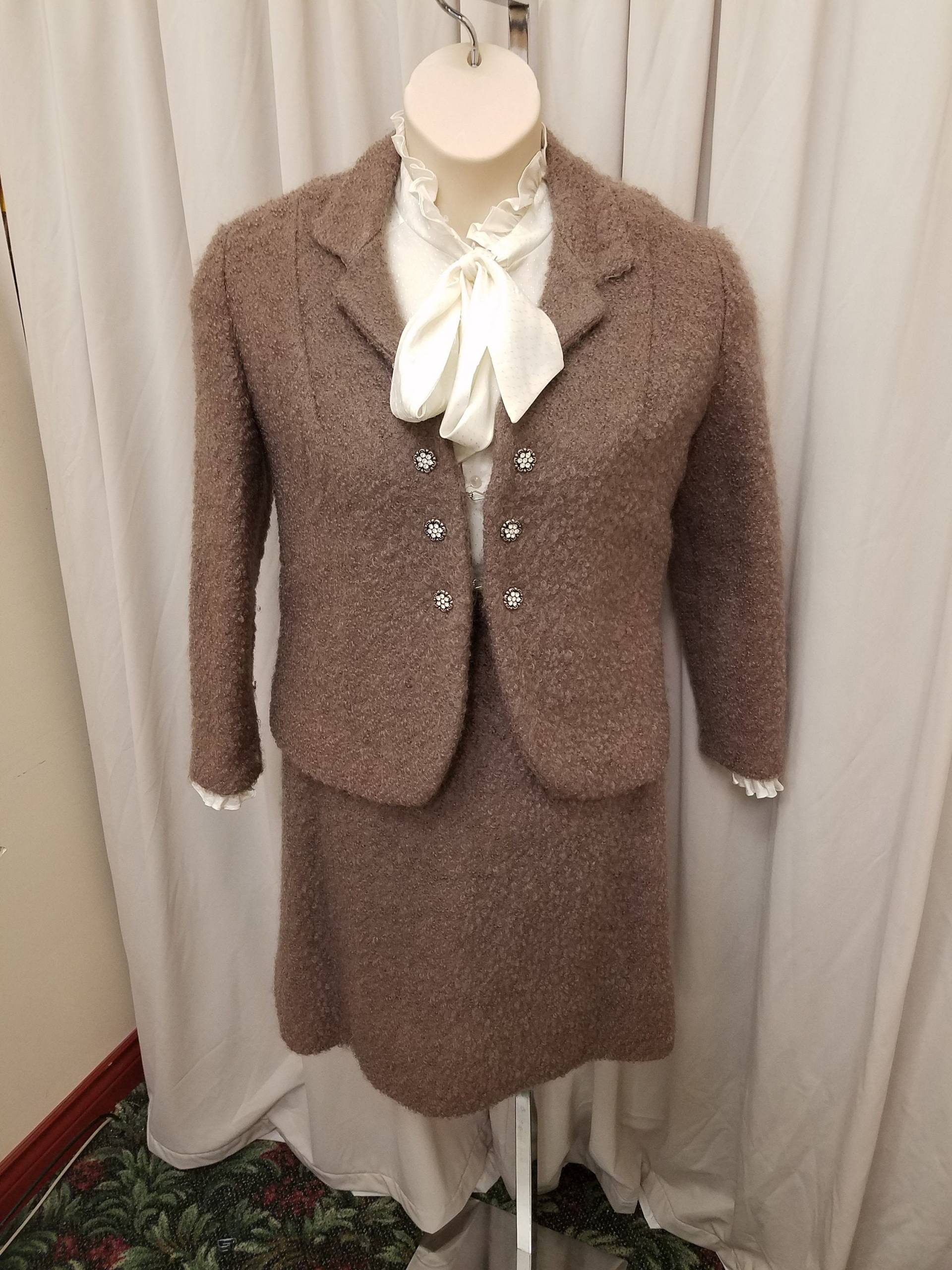 Vintage 1940Er-1950Er Damen Braun Mohair 2 Stück Schicker Büro-Anzug - Bluse Nicht Inklusive von dakotacollection