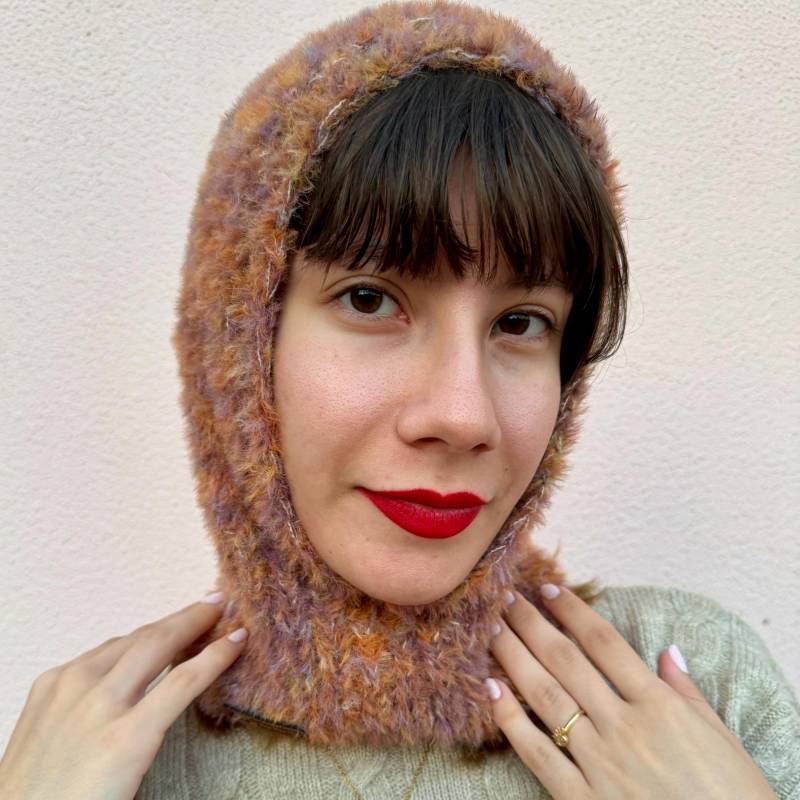 Handgemachte Flauschige Gestrickte Kapuze Balaclava Boho Pastell Kopfbedeckung Für Frauen von daldandala