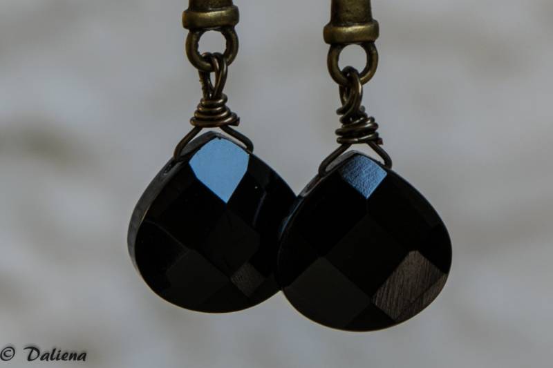 Schwarze Onyx Ohrringe, Facettierte Natürliche Schwarze Birne Geformt Ohrringe Mit Antiken Bronze Details Schwarze Onyx Ohrringe, Facettierte Natürliche Schwarze Birne Geformt Ohrringe Mit Antiken Bronze Details von dalienadesigns
