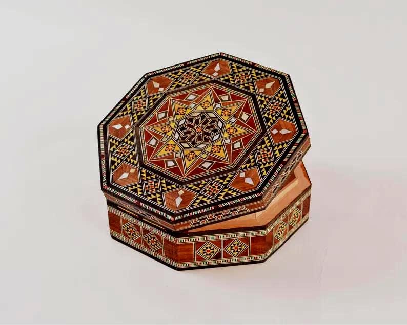 Mother Of Pearl Inlay Jewelry Box Handmade Syrian Mosaic Walnut Keepsake von damaschmagiceast