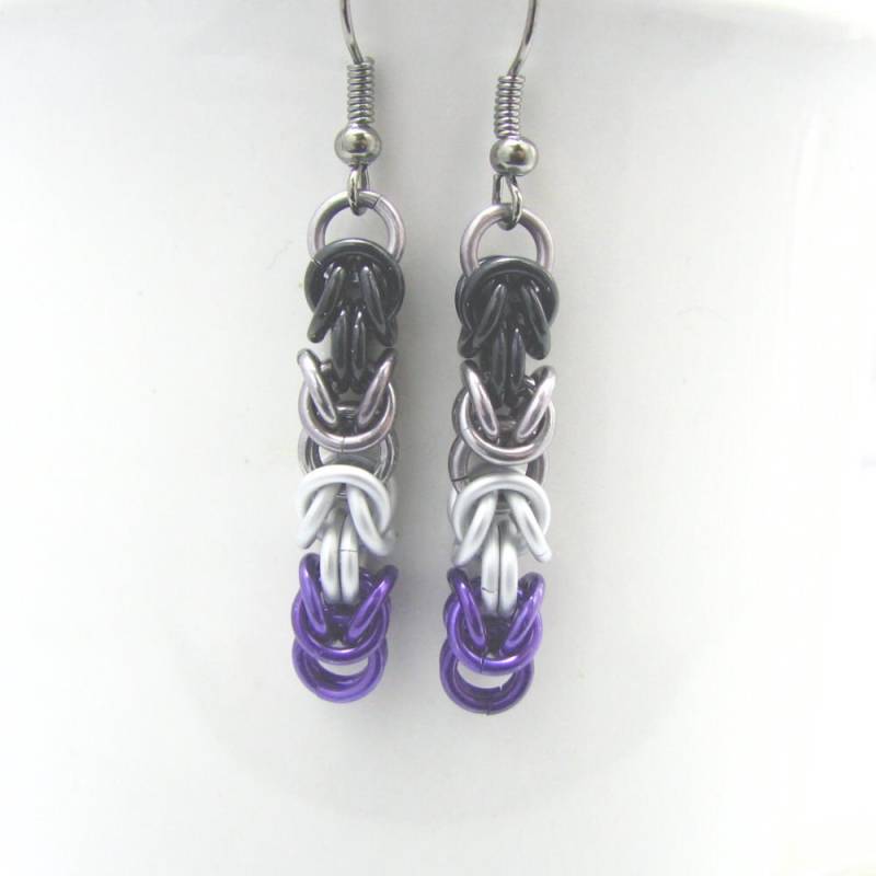 Love Is Enough Braid Chainmaille Ohrringe von dancingleafstudios