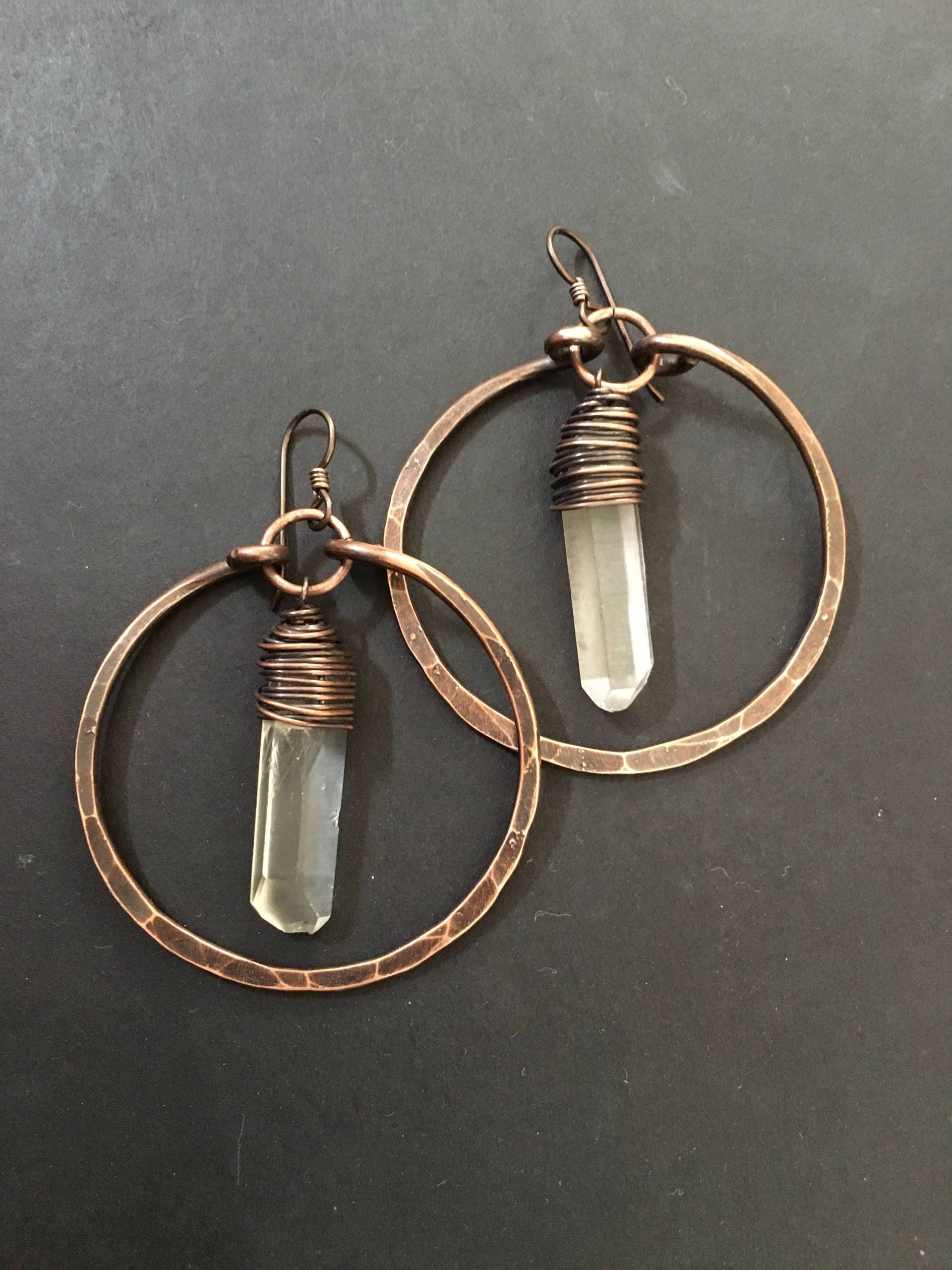 Kupfer Hoop Ohrringe Kristallohrringe Rohquarz Heilung Kristalle Hoops/Rustikaler Schmuck Daniellerosebean Dangle Creolen Kupfer Hoop Ohrringe Kristallohrringe Rohquarz Heilung Kristalle Hoops/Rustikaler Schmuck Daniellerosebean Dangle Creolen von daniellerosebean