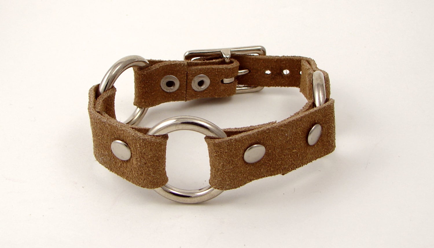 Häcksler-Armband - Wildleder & Metall-Manschette Häcksler-Armband - Wildleder & Metall-Manschette von danielml