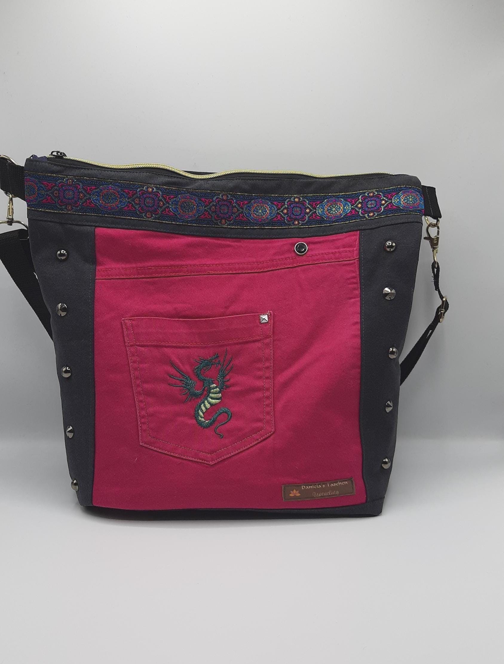 Recycelte Umhängetasche Jeans Tasche Upcycling Cross Body Mit Drachenstick Recycelte Damentasche Einzelstück von danisbags