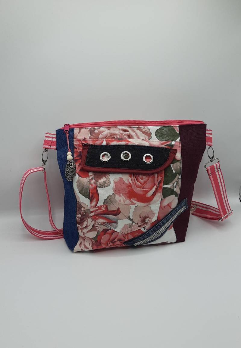 Upcycling Jeanstasche Umhängetasche Geblümte Cross Body Tasche Stoff Handtasche Damentasche von danisbags