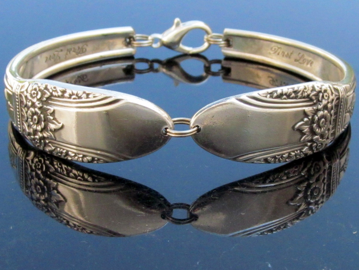 First Love For Lovers in Löffel Armband 1937 von dankartistry