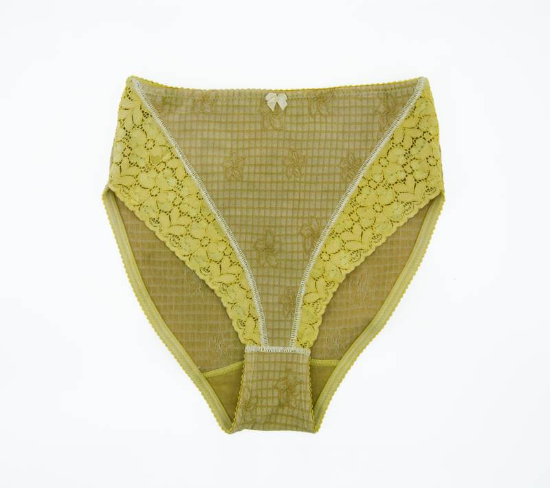 Eco Freundliche Mode ~ Handgemachte Upcycled Nachhaltige Unterwäsche Größe Xxs Handgefärbte Frau Elegante Zwiebel Natural Dye von daphnaelbee